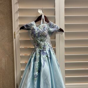ball gown dress fits 6 women